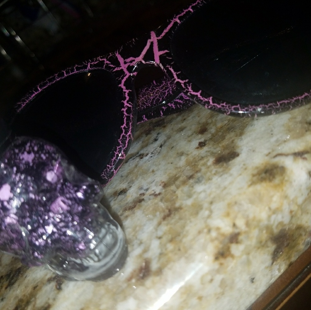 Crackled sunglasses and speckled polish bundle